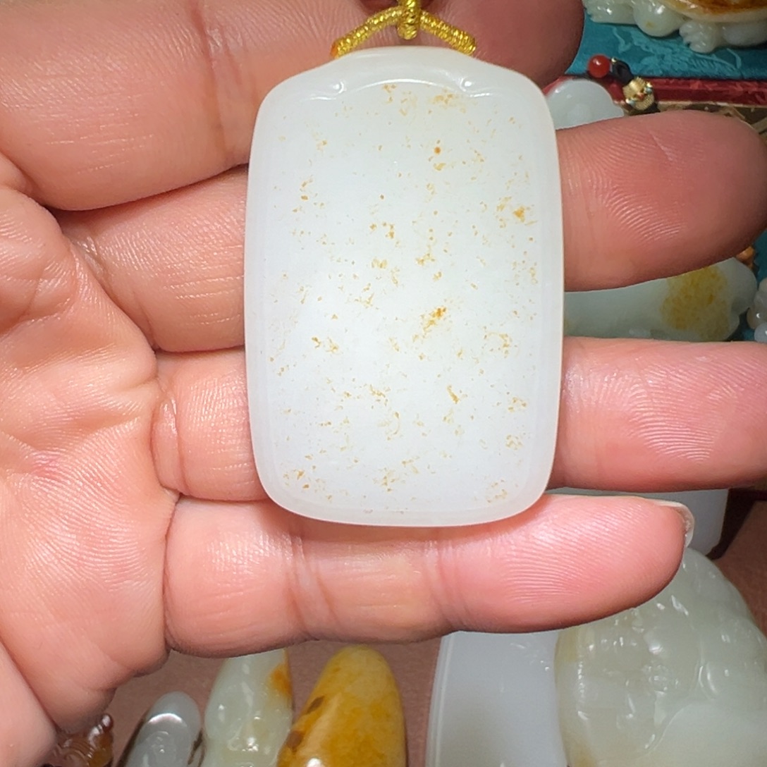 和田玉（糖玉）未镶嵌颈饰