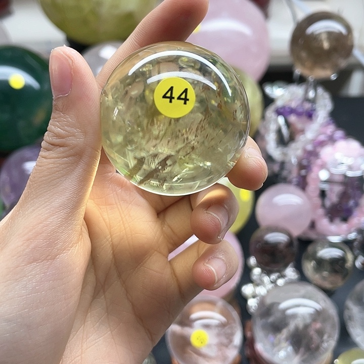 天然水晶球卡4.2，44号带蓝针带底座未镶嵌水晶