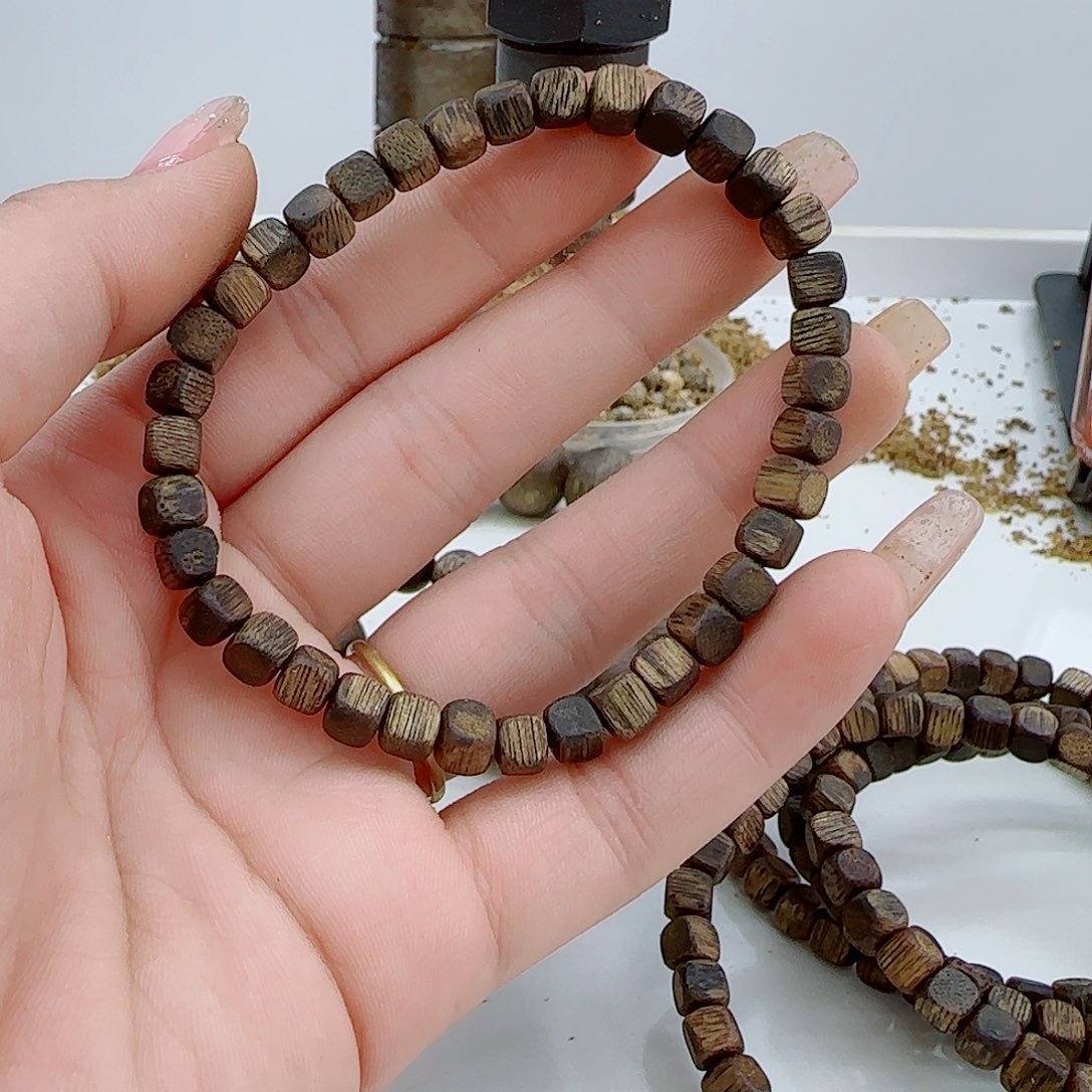 手串沉香海南老白老料方珠0.5  3克➕99沉浮