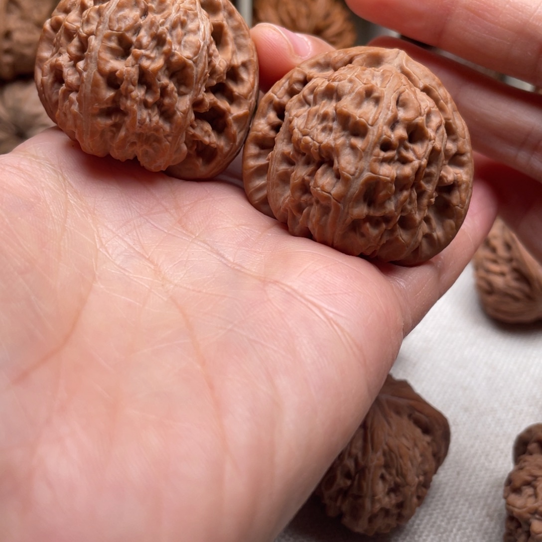 尼***猴文玩核桃吊坠42全品白狮子