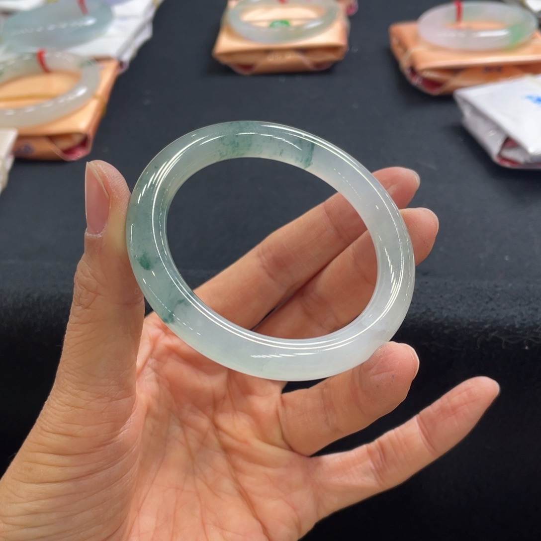 翡翠手镯未镶嵌52天然翡翠A货