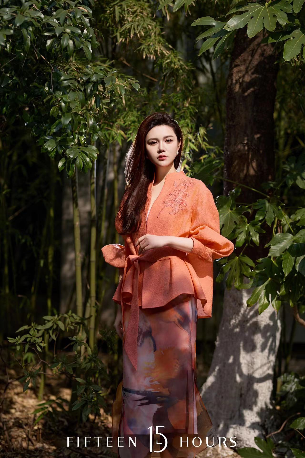 【伊人林】15小时2025春橘色腰带上衣
