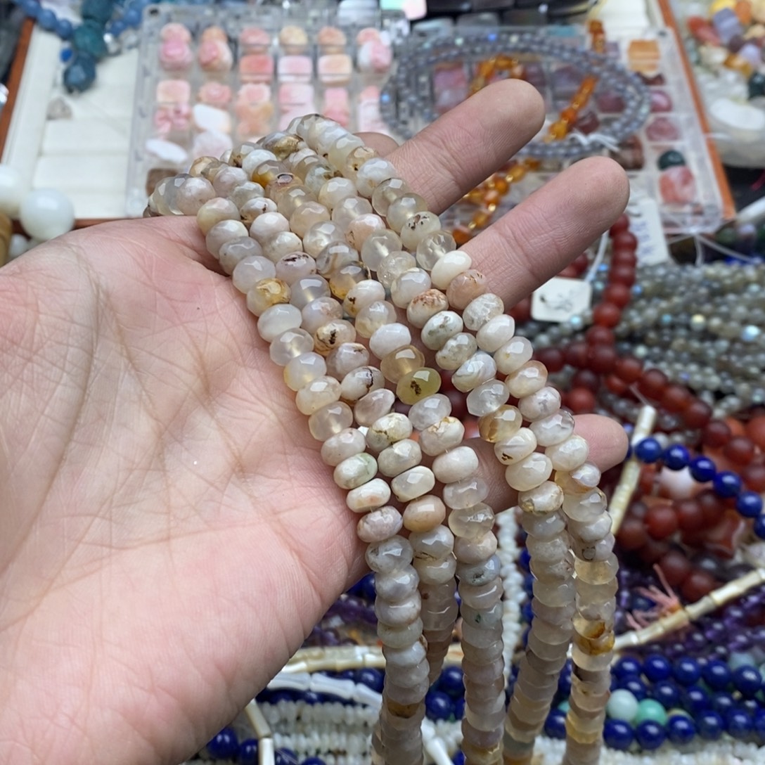 玛瑙/玉髓未镶嵌珠宝半成品一条天然8mm樱花玛瑙切面隔片