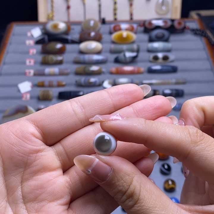 樱****玛瑙/玉髓未镶嵌颈饰