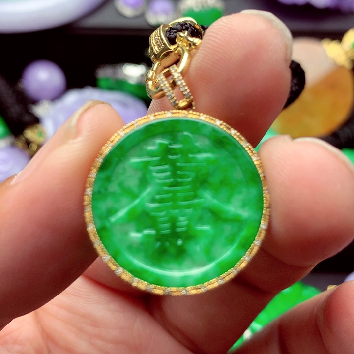 翡翠未镶嵌吊坠(不含链)