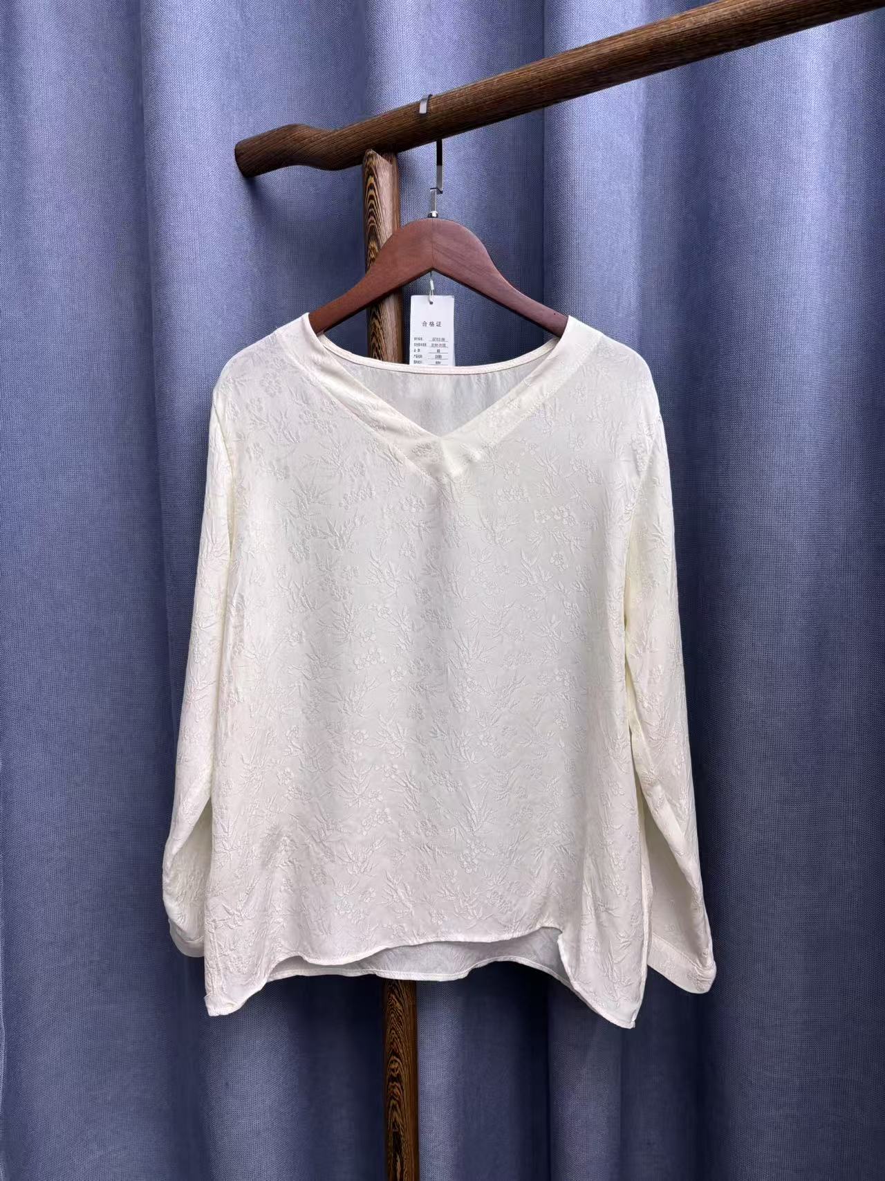 2025夏季新款简约百搭桑蚕丝V领上衣女A091