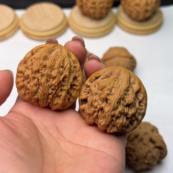 文玩核桃把件芳芳42虎头王