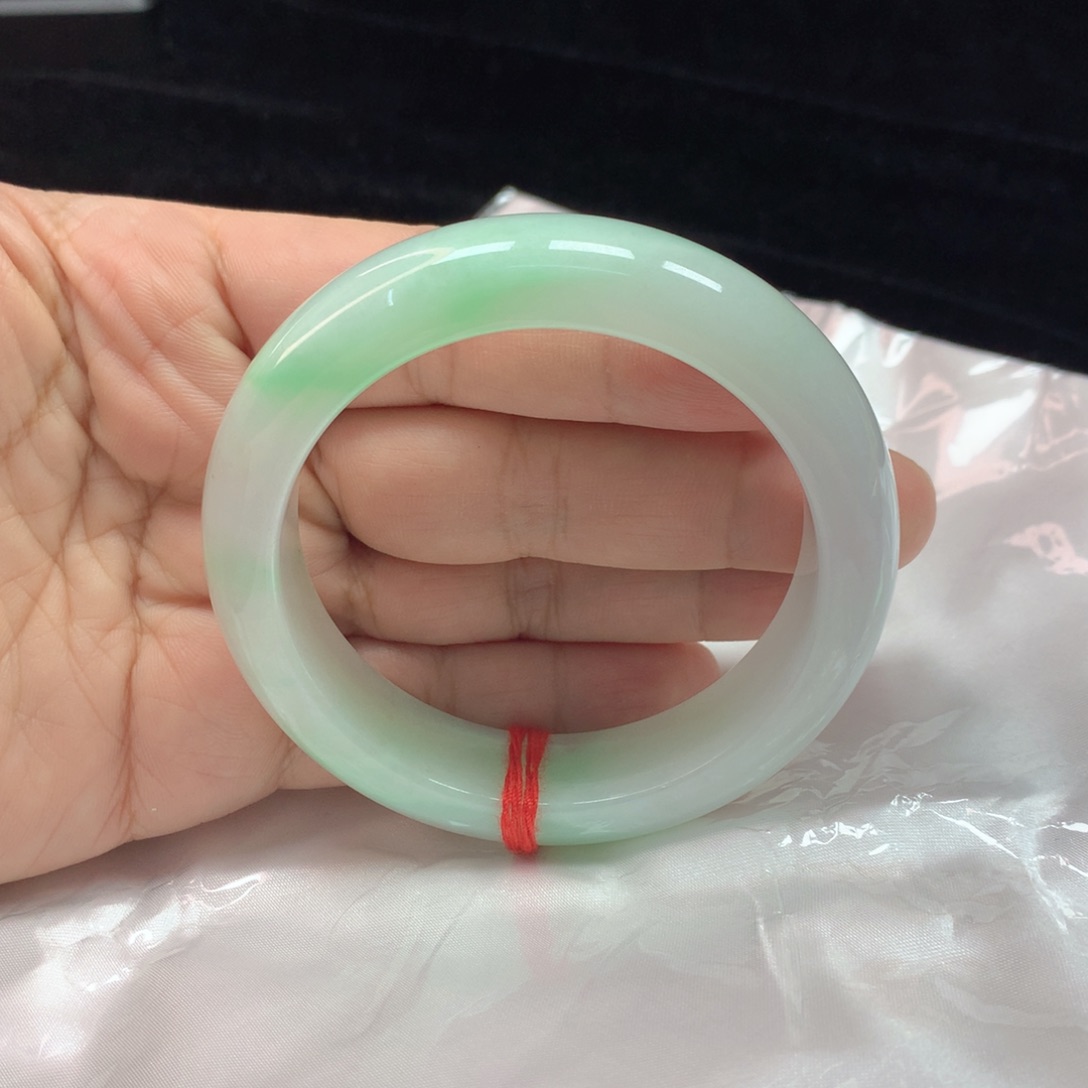 米***兰翡翠未镶嵌手镯5757