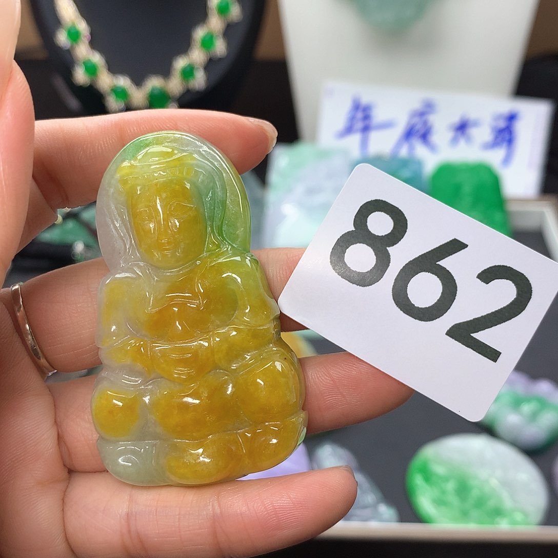 翡翠颈饰未镶嵌翡翠