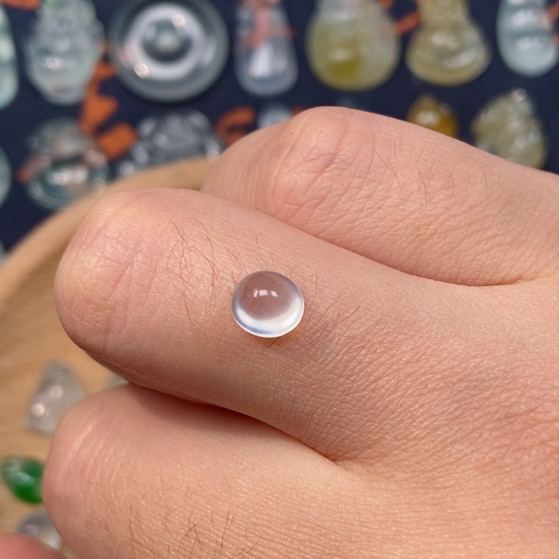 翡翠颈饰未镶嵌蛋面