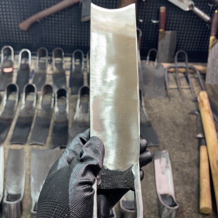 沧***海定制龙泉手工制作工艺锄头炮弹钢