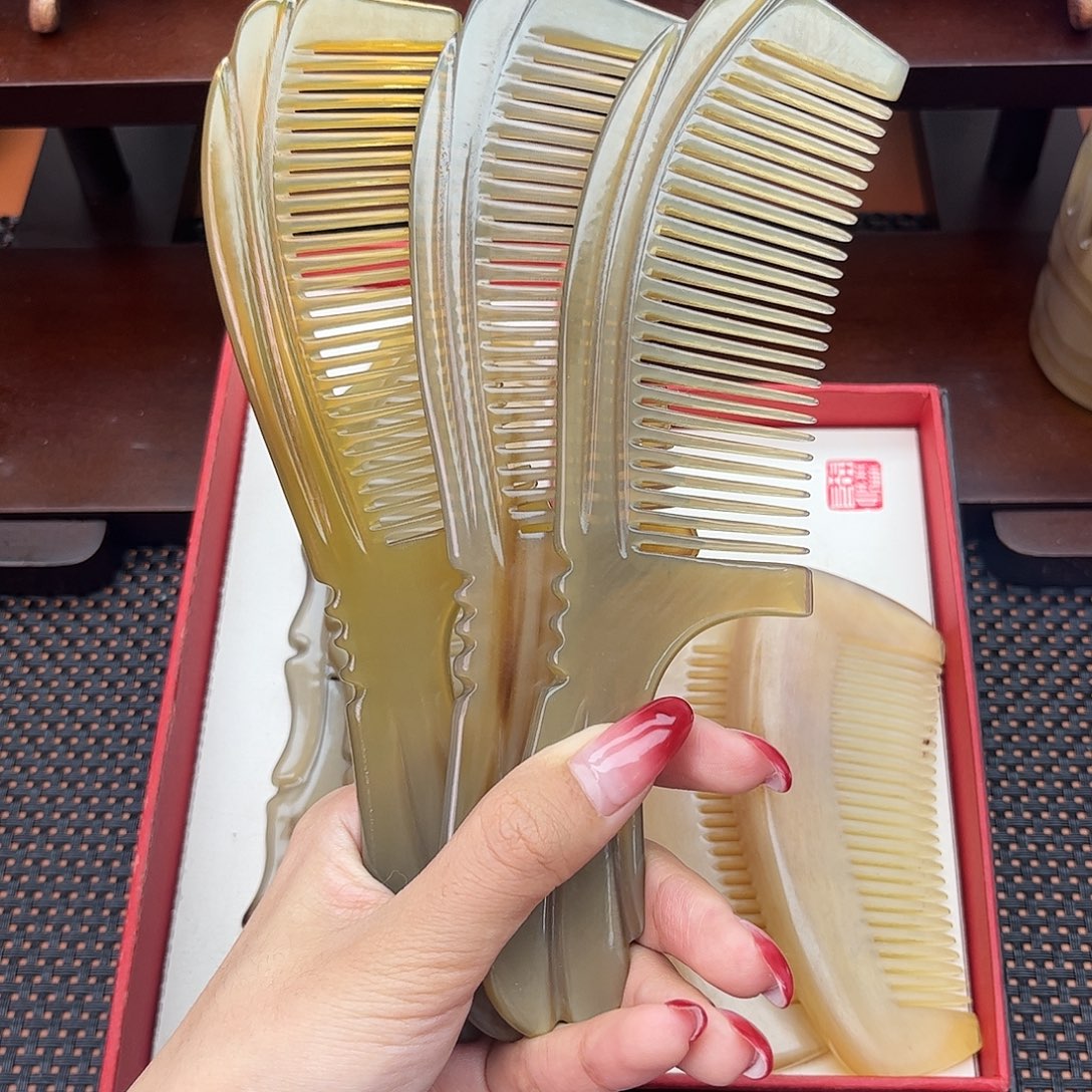 纯手工制作纯牛角梳子