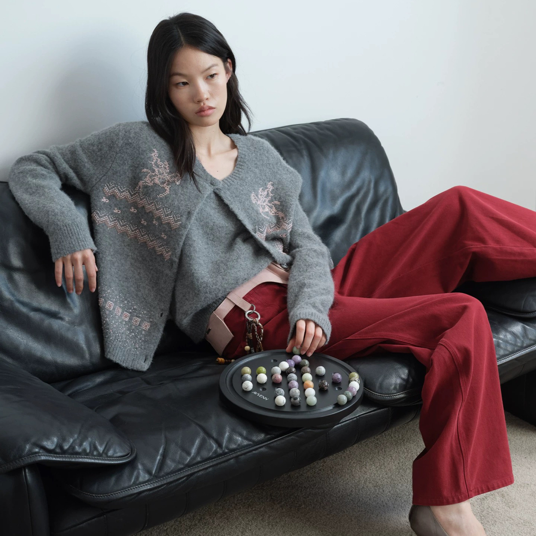 AVVENN费尔岛绣珠花型真两件针织衫