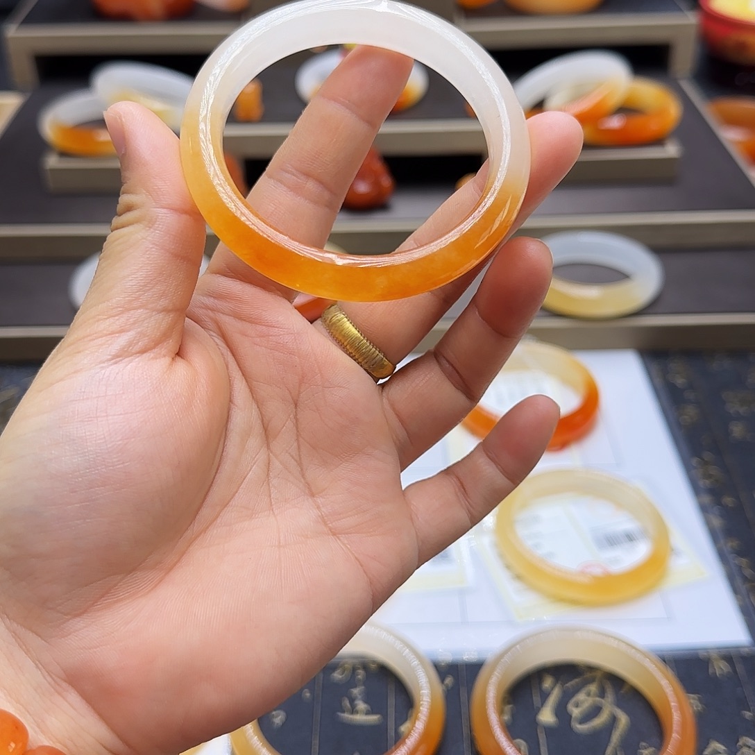 石英质玉（黄龙玉）未镶嵌手镯
