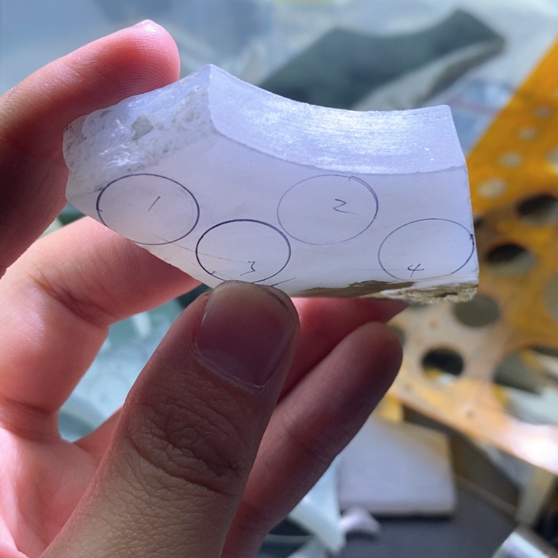 翡翠未镶嵌颈饰定制