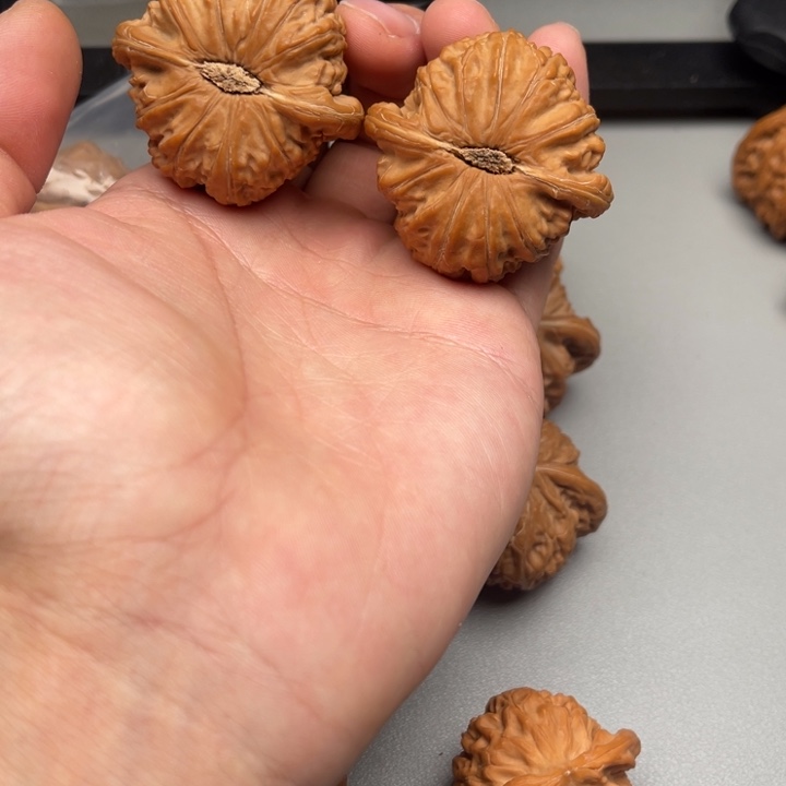 文玩核桃把件闷白