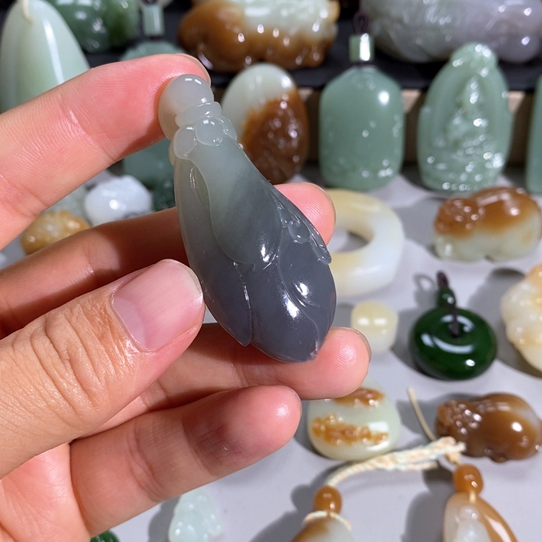 颈饰未镶嵌和田玉