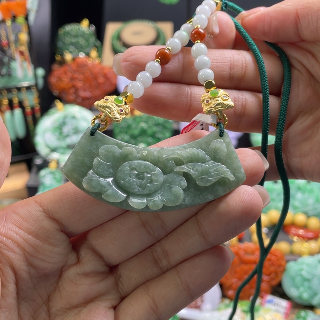 翡翠颈饰未镶嵌代编织