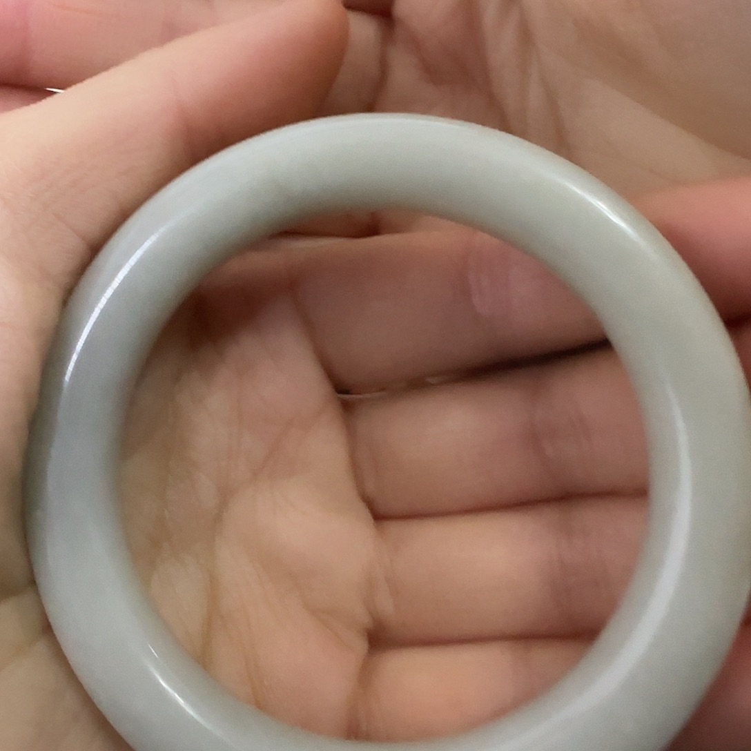 透闪石质玉挂件未镶嵌瑞*