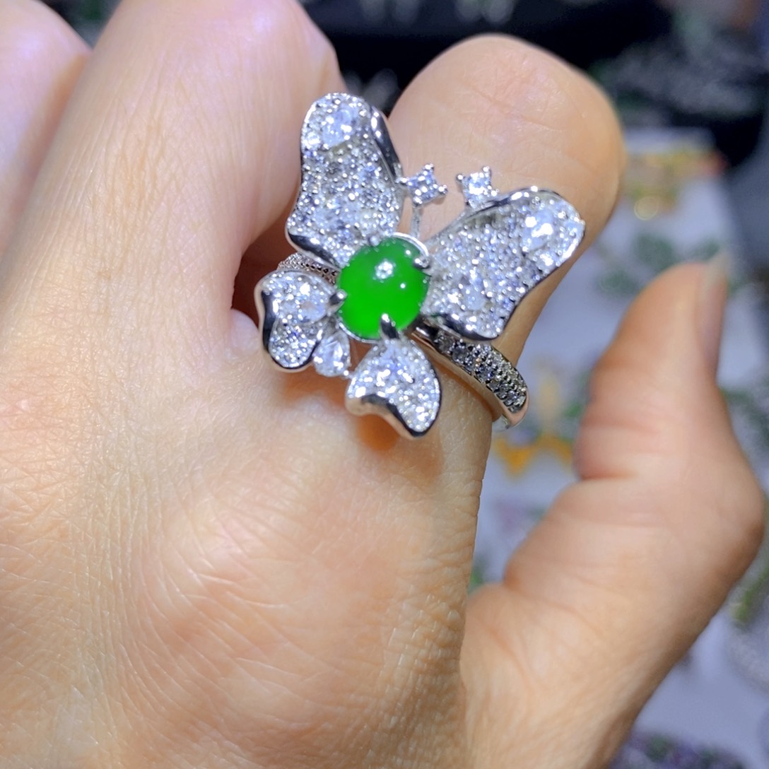 翡翠颈饰银S925镶嵌天然翡翠