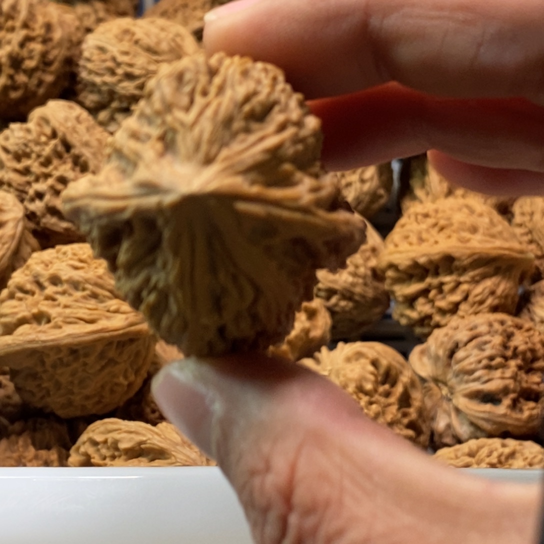 清***月文玩核桃吊坠南疆