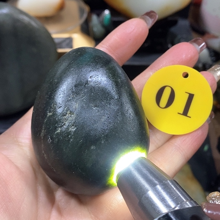 未镶嵌和田玉（糖玉）挂件