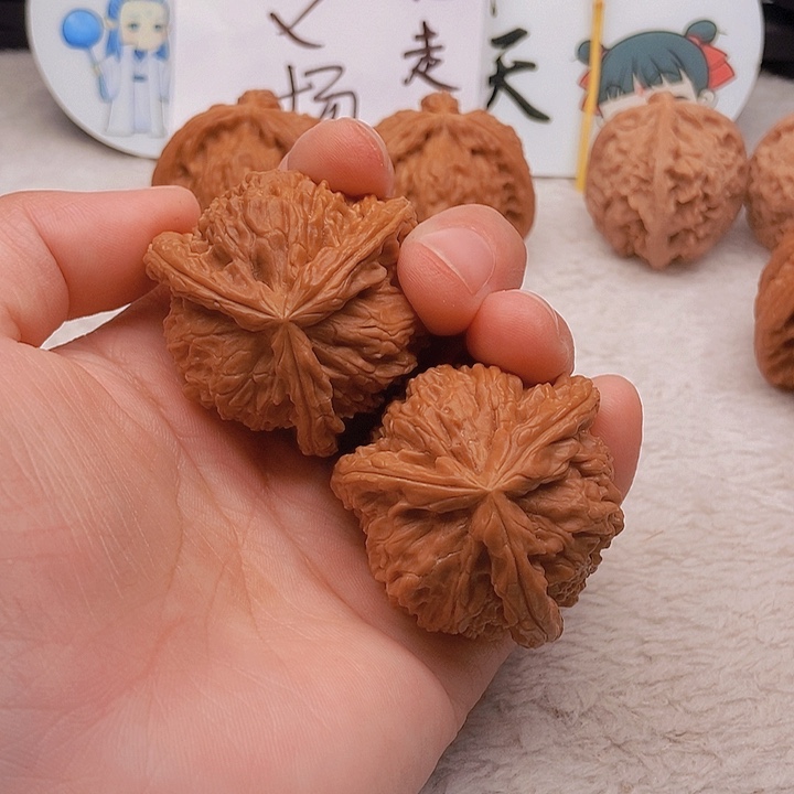 吊坠文玩核桃?三棱