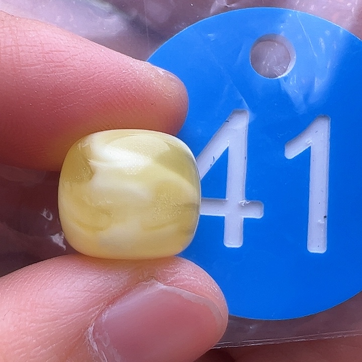 蜜蜡裸石未镶嵌13mm金沙