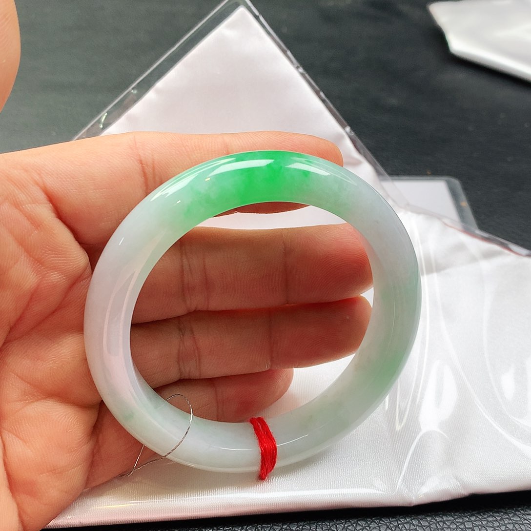 未镶嵌手镯翡翠天然翡翠手镯