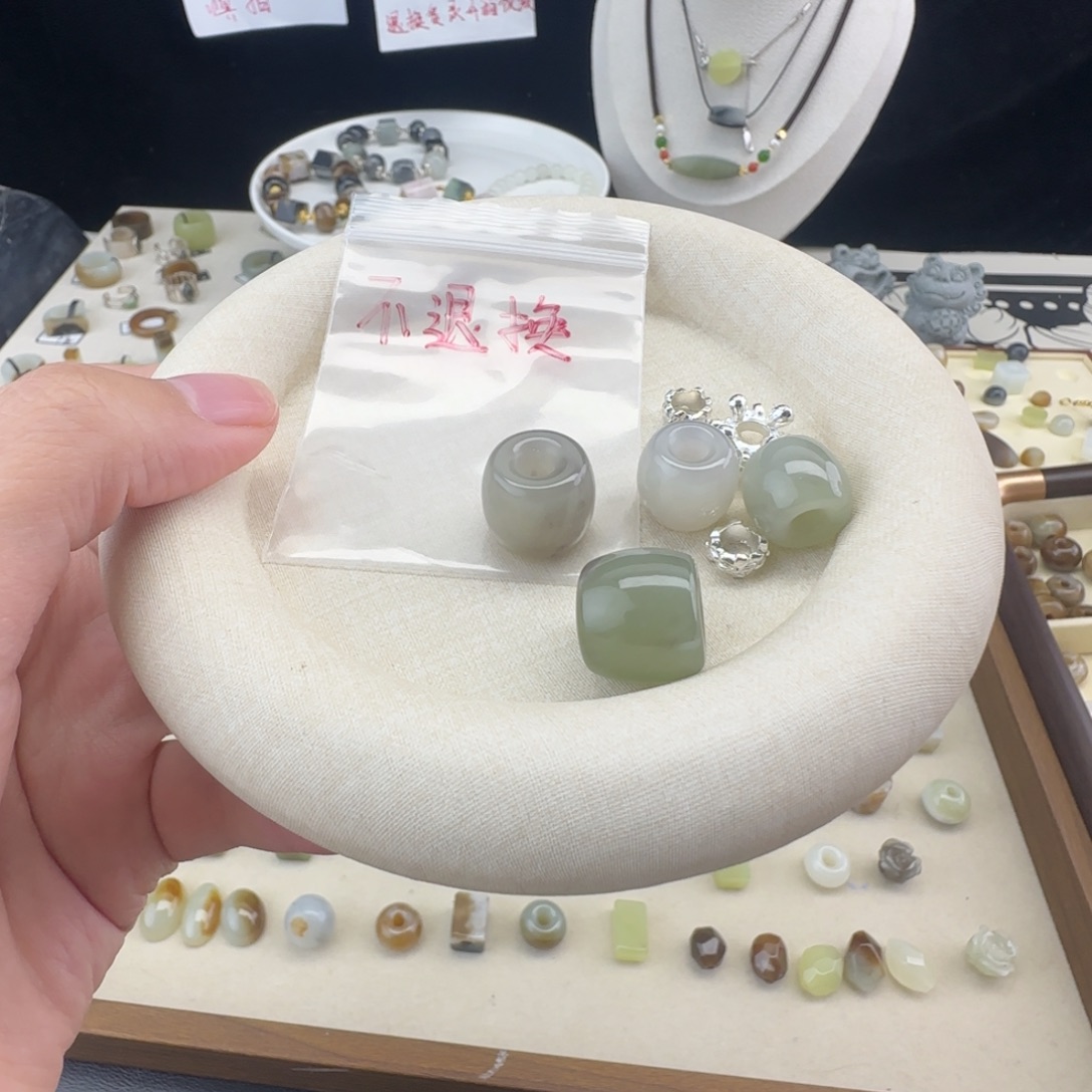 毛***富和田玉（糖玉）未镶嵌珠宝奇石福利不退换4颗