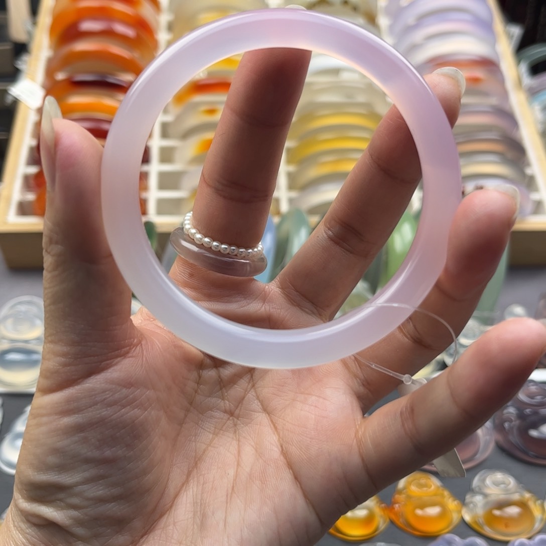 玛瑙/玉髓手镯未镶嵌61