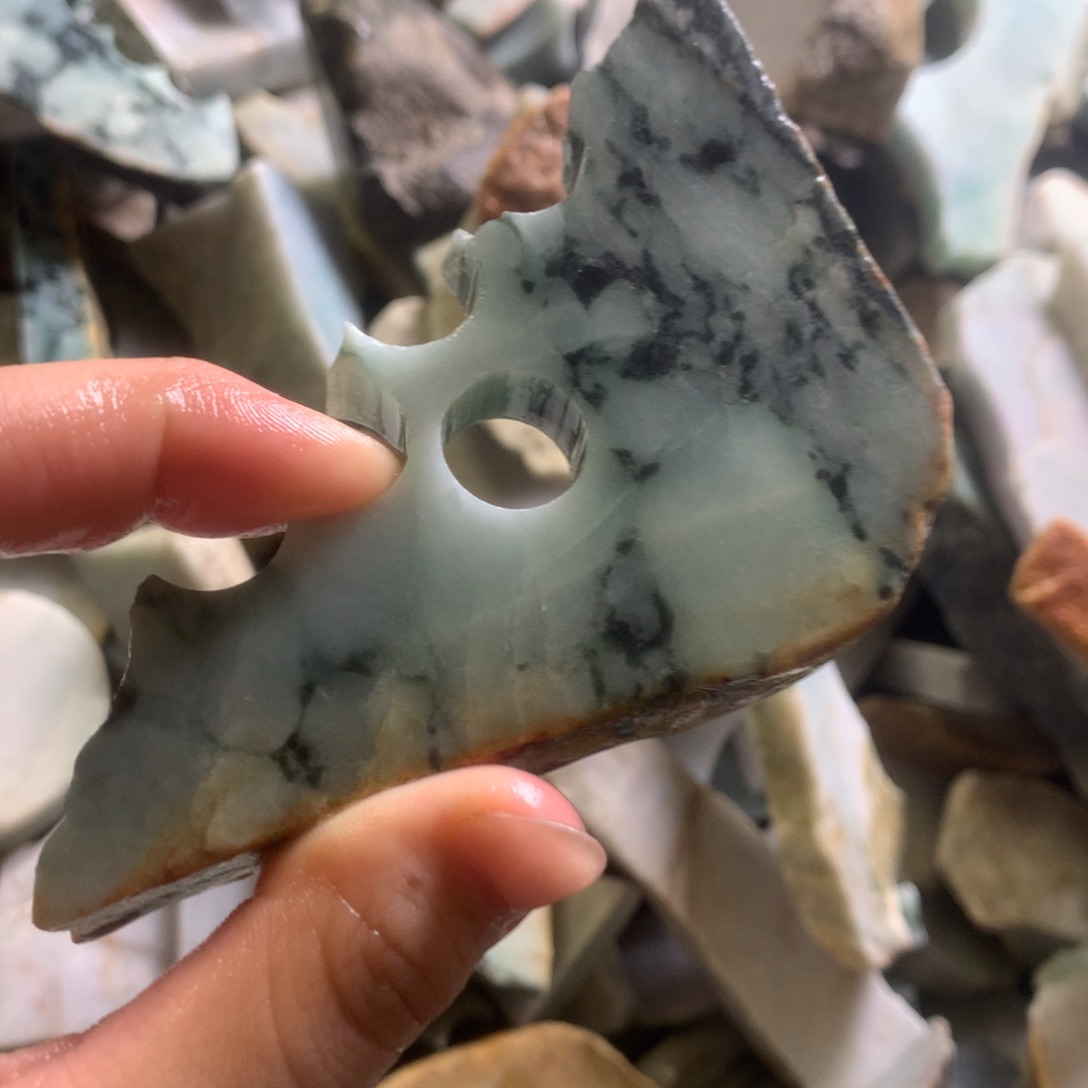 翡翠颈饰未镶嵌缅甸翡翠