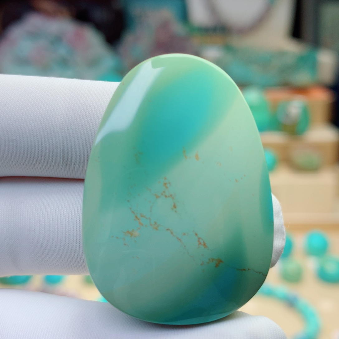 绿松石颈饰未镶嵌