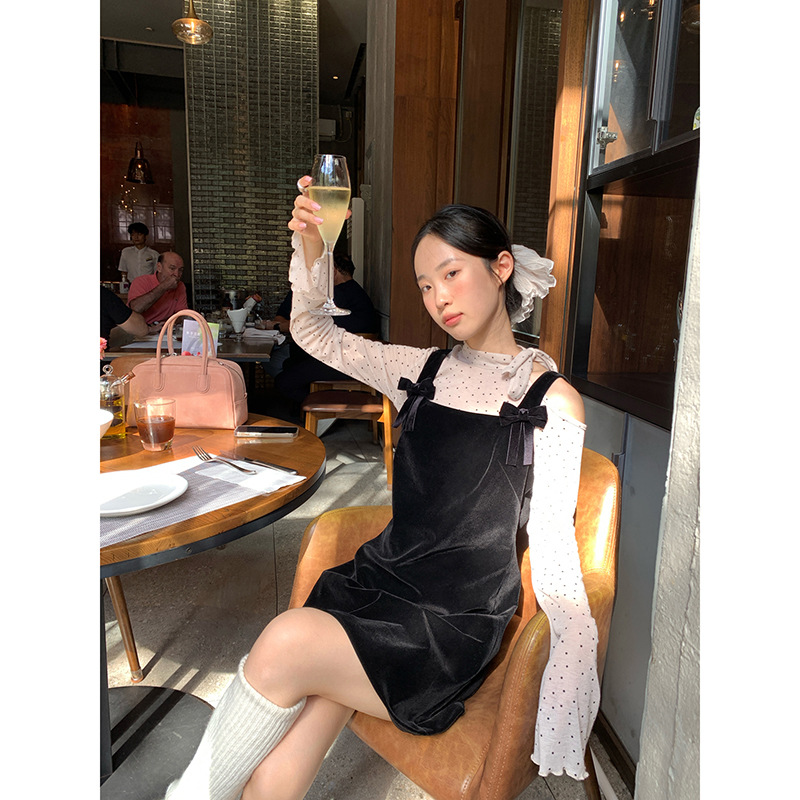 十三行秋冬季法式复古气质减龄丝绒吊带连衣裙女F2561