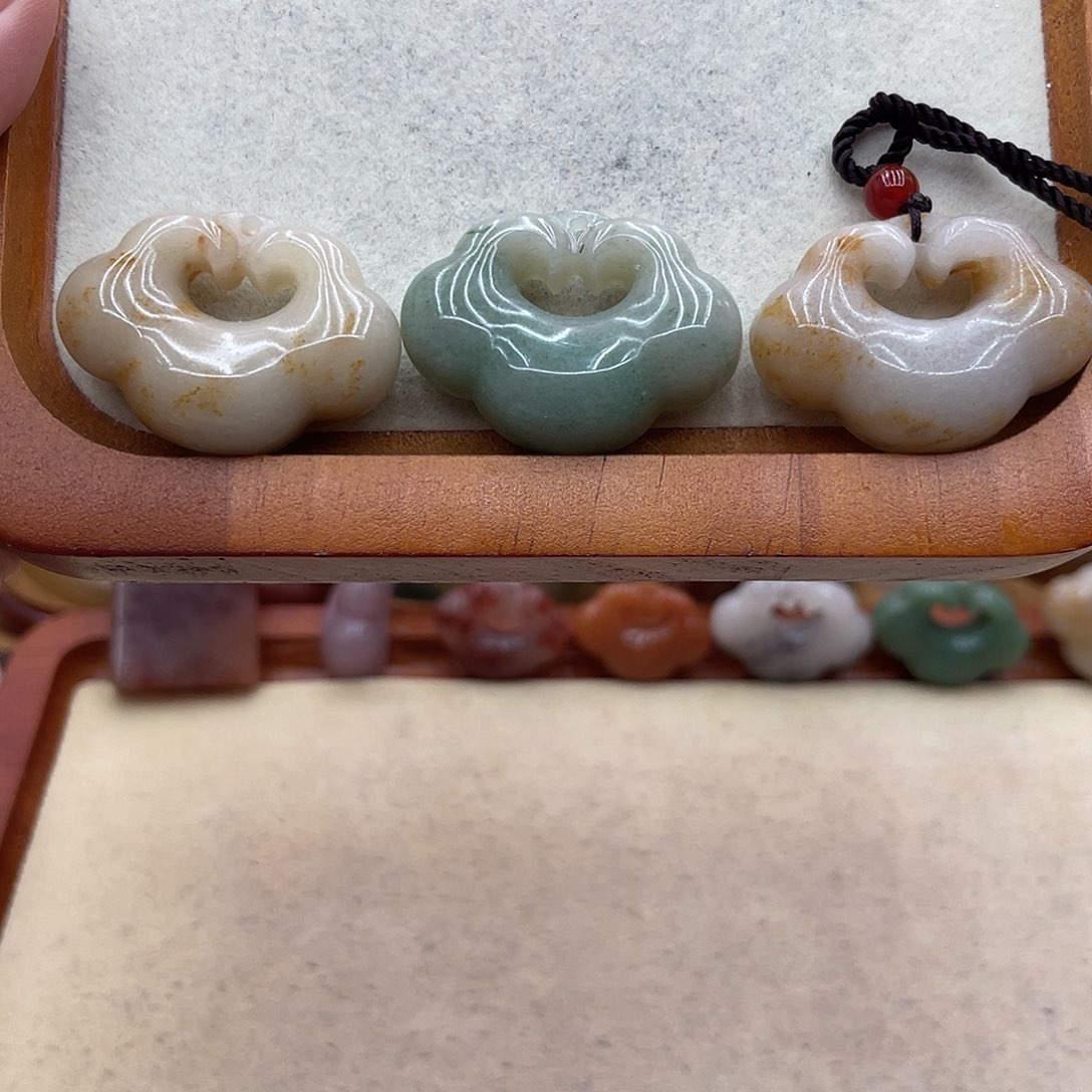 石英质玉圈口齐全未镶嵌