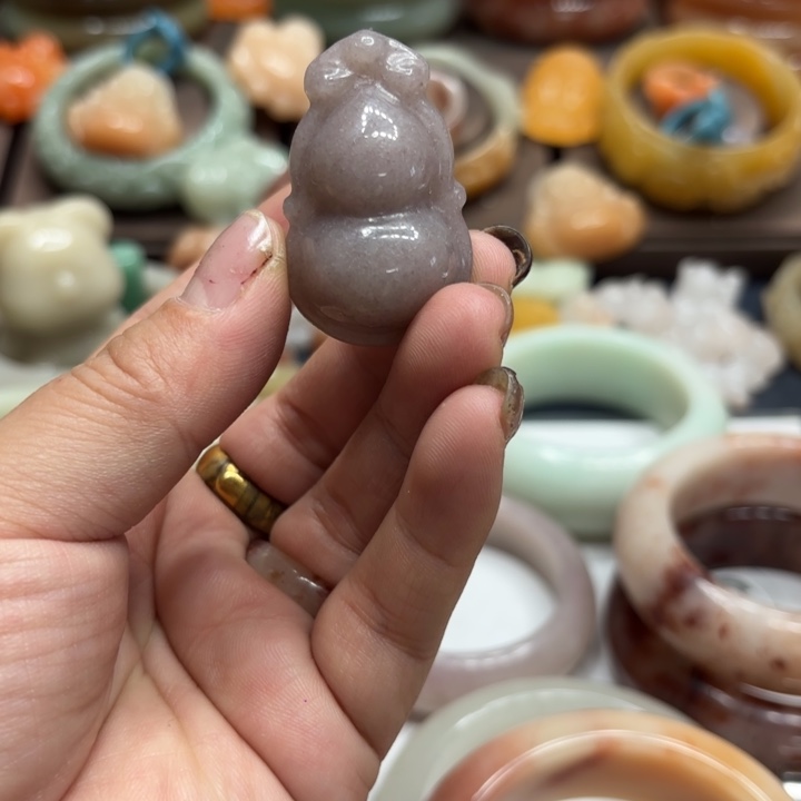 石英岩玉合金颈饰