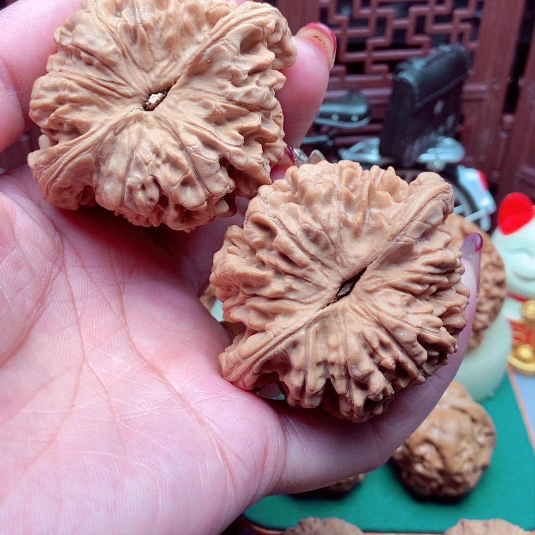 文玩核桃吊坠F**龙官帽58