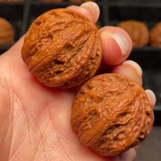 文玩核桃吊坠秦岭野生核桃