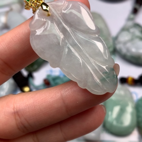 翡翠颈饰未镶嵌翡翠