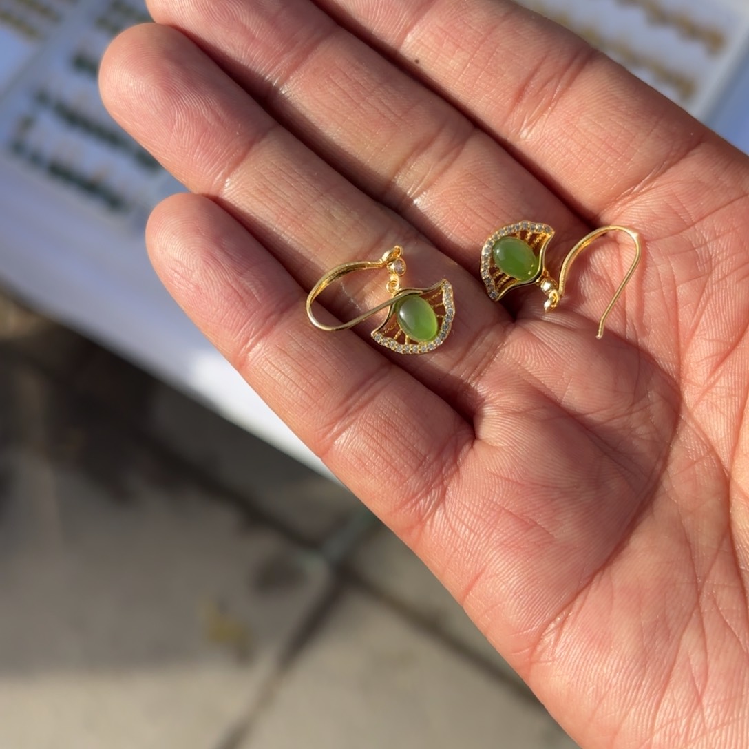 和田玉苹果绿耳钉定制不退换银S925镶嵌