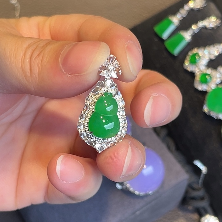 翡翠挂件18K金镶嵌葫芦