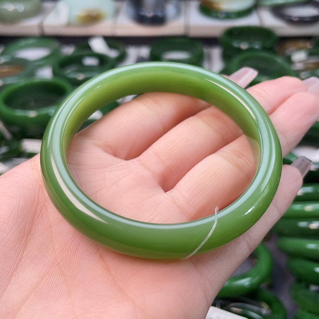 和田玉（碧玉）手镯未镶嵌