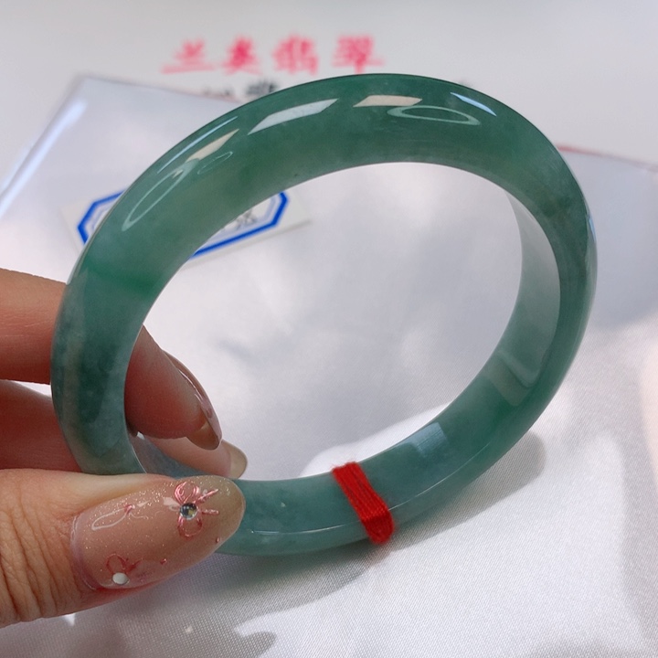 翡翠手镯未镶嵌58圈