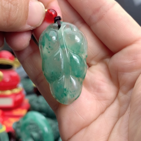 石英质玉颈饰未镶嵌