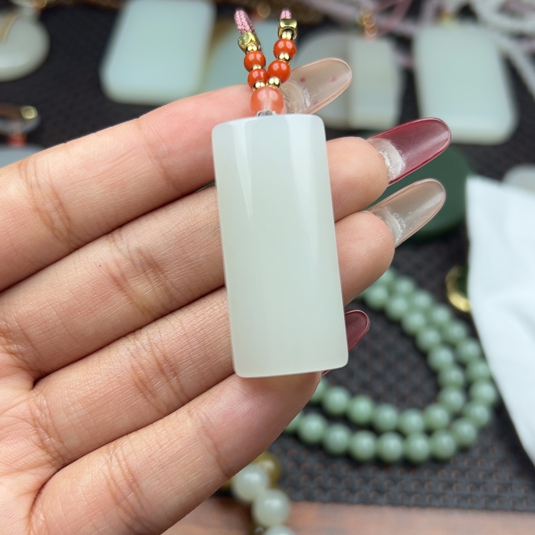 和田玉吊坠未镶嵌