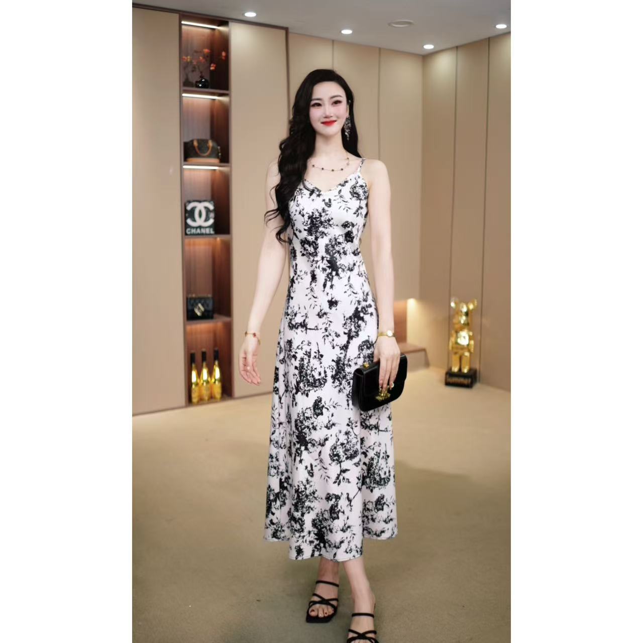 新款夏季高级感国风风水墨女印花吊带显瘦碎花气质连衣裙