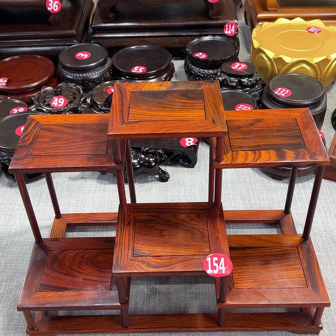 红木底座精雕工艺品