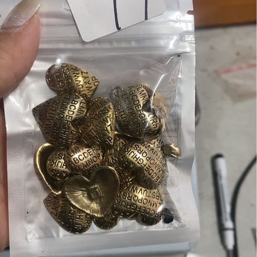 【闪购商品】字母爱心77