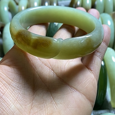 和田玉手镯未镶嵌59-60口径