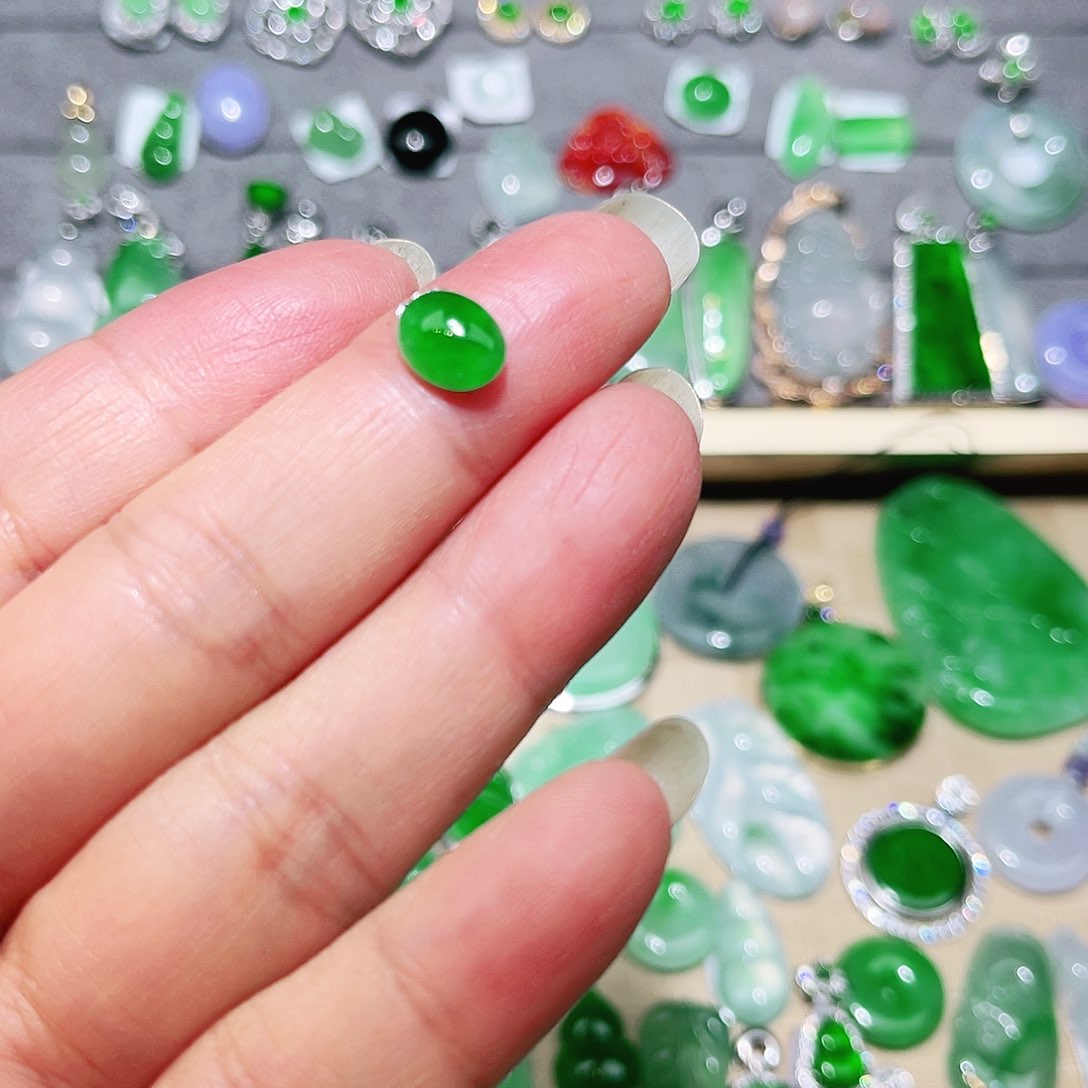 翡翠颈饰未镶嵌裸石